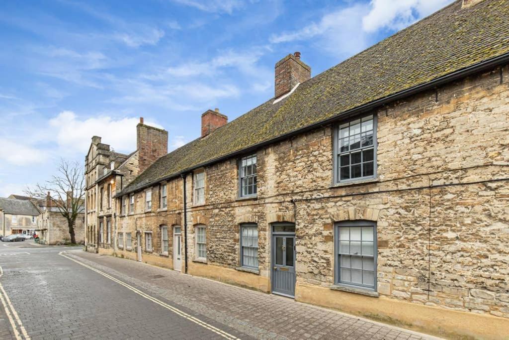 Oxfordshire Living - The Bowler Hat Cottage - Woodstock Exterior photo