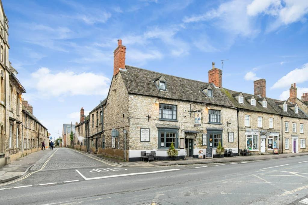 Oxfordshire Living - The Bowler Hat Cottage - Woodstock Exterior photo