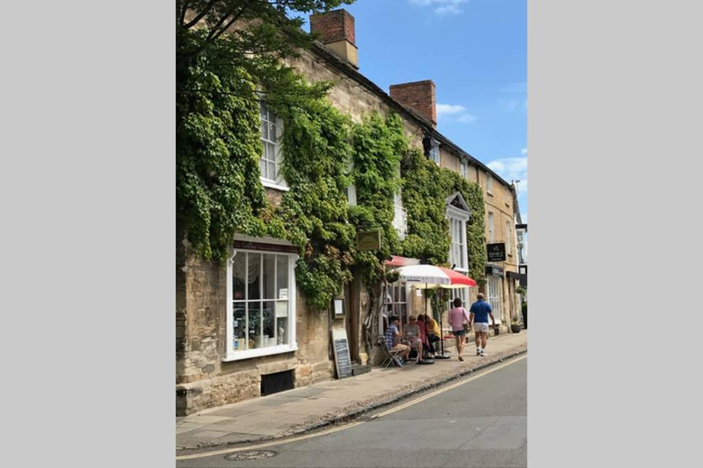 Oxfordshire Living - The Bowler Hat Cottage - Woodstock Exterior photo