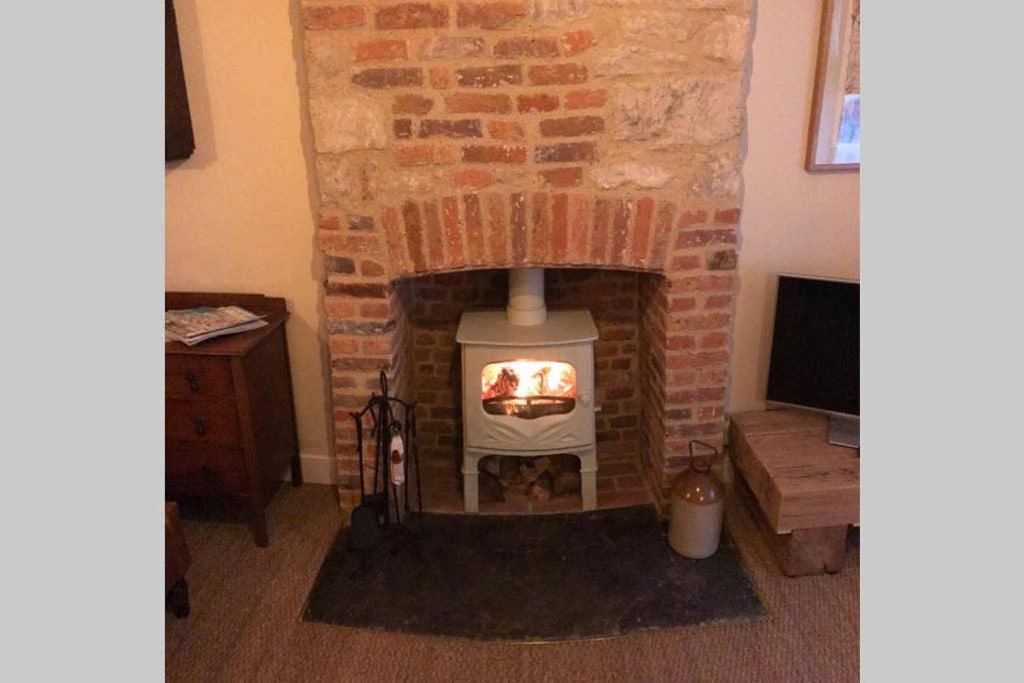 Oxfordshire Living - The Bowler Hat Cottage - Woodstock Exterior photo